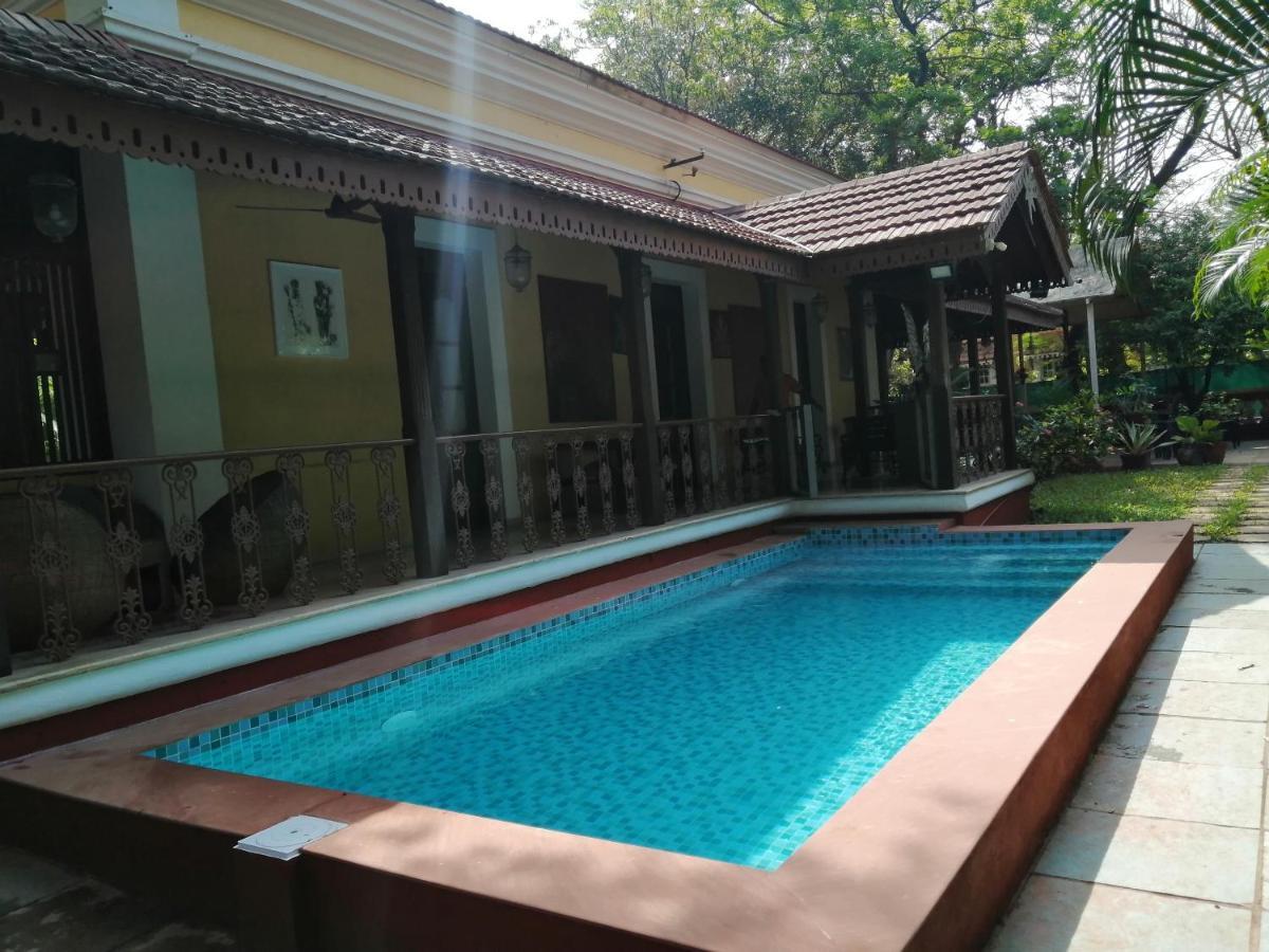 Surya Kiran Heritage Hotel Panadzsi Kültér fotó