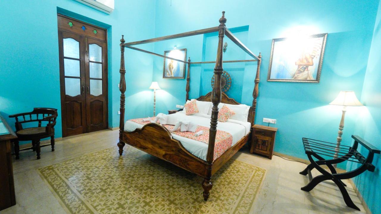 Surya Kiran Heritage Hotel Panadzsi Kültér fotó