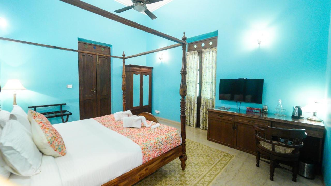 Surya Kiran Heritage Hotel Panadzsi Kültér fotó