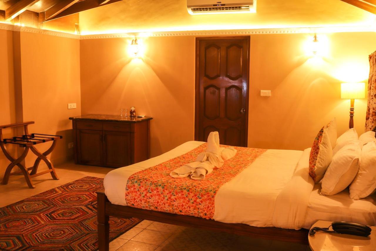 Surya Kiran Heritage Hotel Panadzsi Kültér fotó
