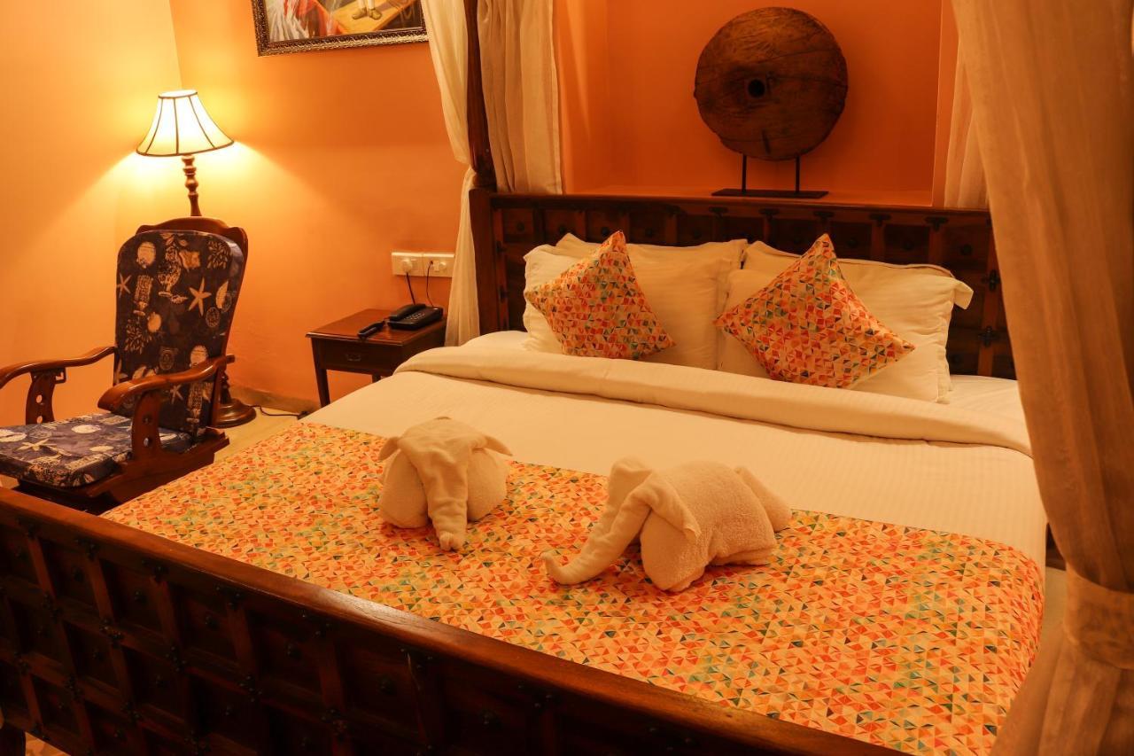 Surya Kiran Heritage Hotel Panadzsi Kültér fotó