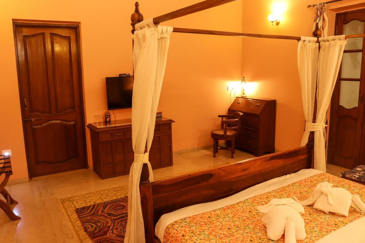 Surya Kiran Heritage Hotel Panadzsi Kültér fotó