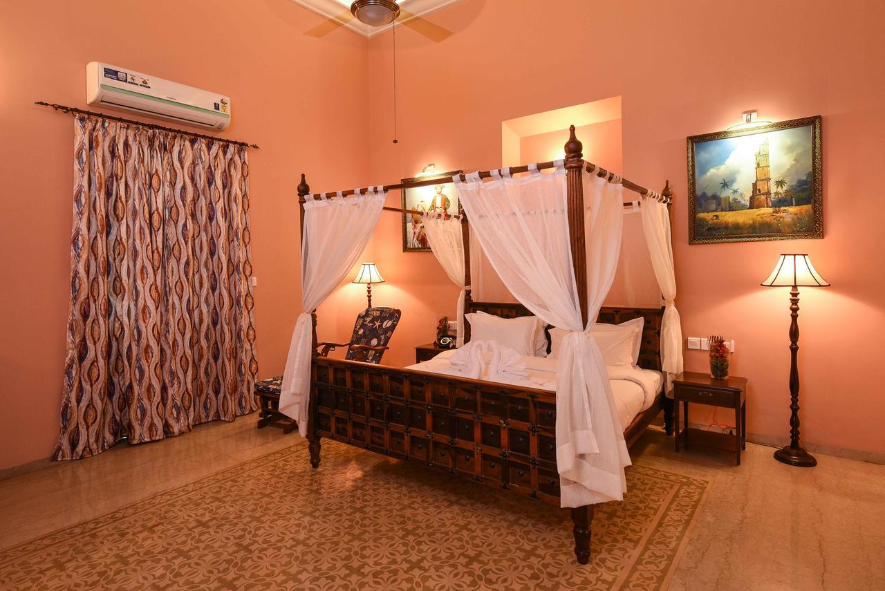 Surya Kiran Heritage Hotel Panadzsi Kültér fotó